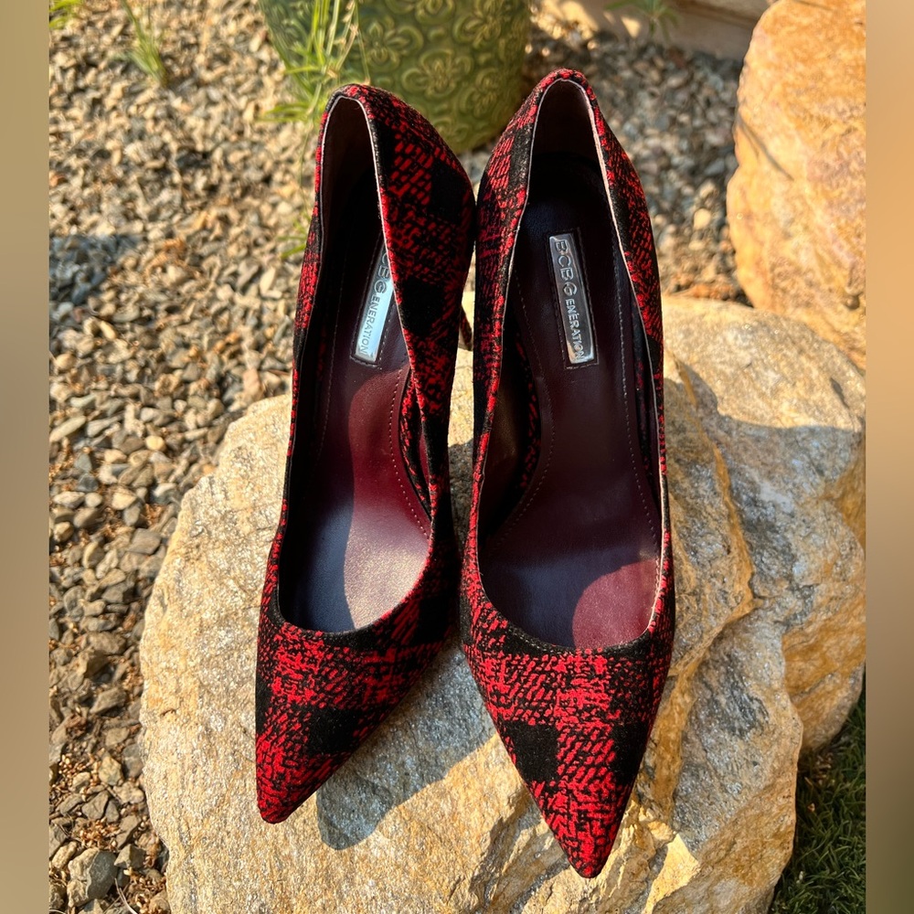 BCBG Generation plaid red pumps pointed heel 7.5 7 1/2
